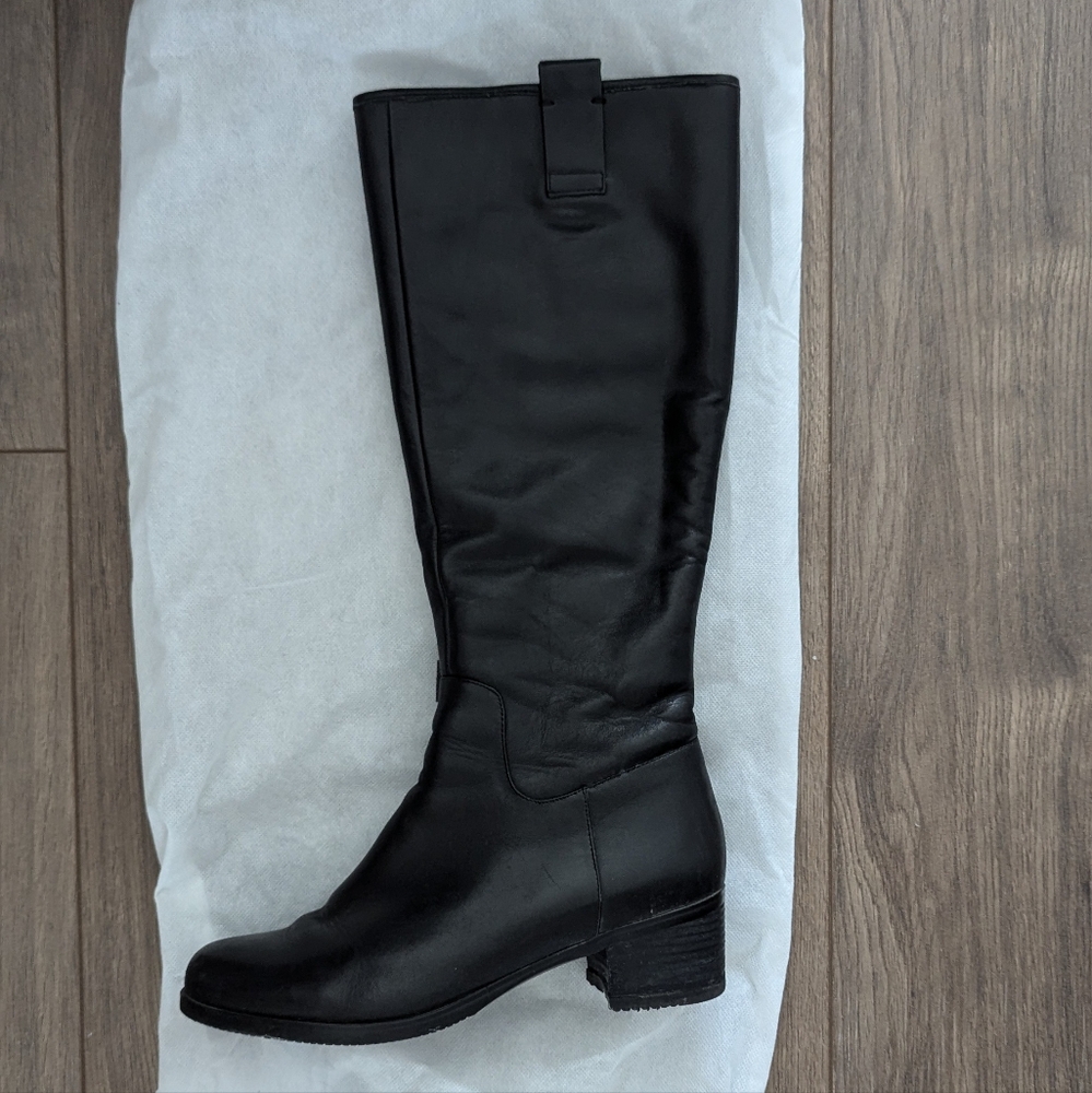 Loretta Very Black leather boots with lamb fur lining